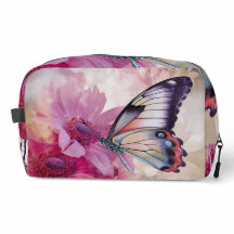 Dreamy Butterfly mit rosafarbenen Blume