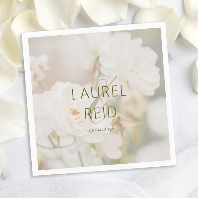 Dreamy Faded White Rose Foto Hochzeit Couple Names Serviette (Von Creator hochgeladen)