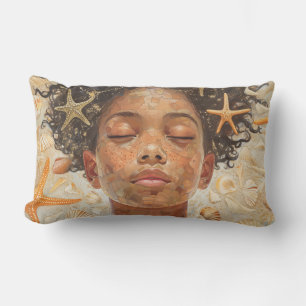 Dreamy Girl am Strand mit Starfish Lendenkissen