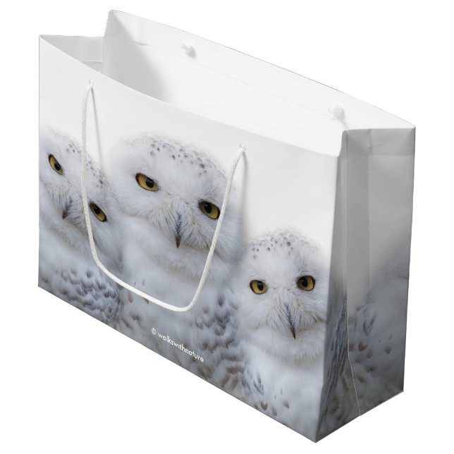 Dreamy Wisdom of Snowy Owls Große Geschenktüte (Vorderseite Schrägansicht)