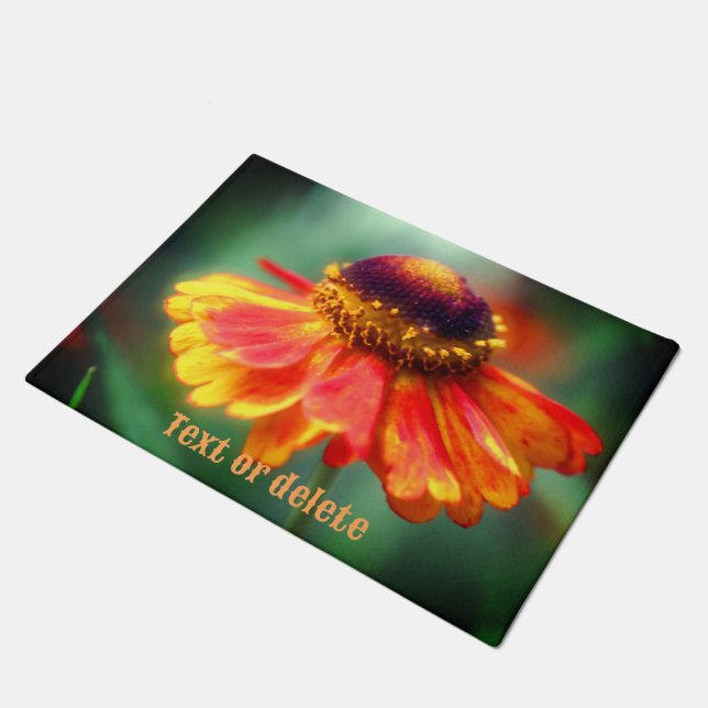 Dreamy Zinnia Daisy Blume Personalisiert Fußmatte (Schrägansicht)