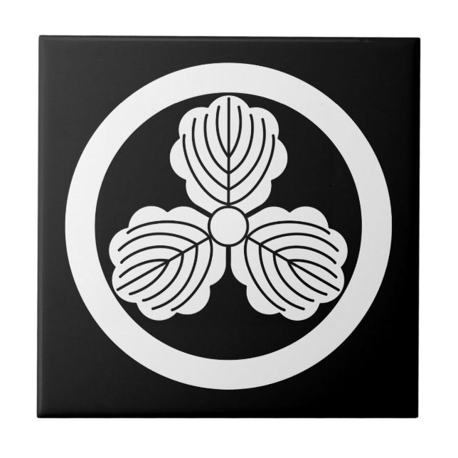 Drei Blätter aus Eiche(1) im Kreis Fliese (Vorderseite)