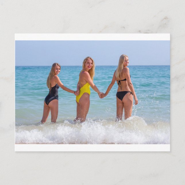 Drei Blindmädchen stehend im Meer.JPG Postkarte (Vorderseite)