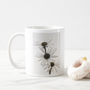 Drei Blume mit weißem Kon Kaffeetasse