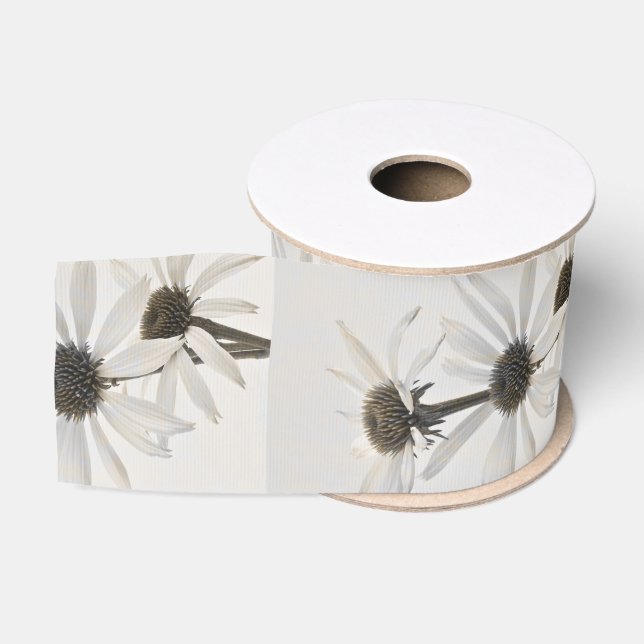 Drei Blume mit weißem Kon Ripsband (Spule)