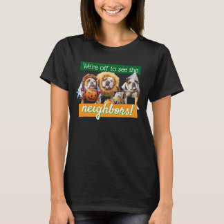 Drei Bulldoggen in Kostümen T-Shirt