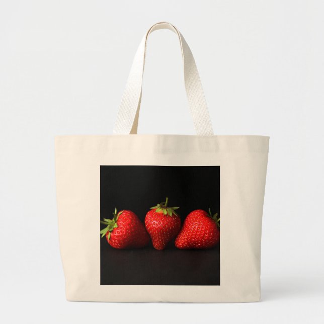 Drei Erdbeeren auf schwarzem Jtcnm Jumbo Stoffbeutel (Vorne)