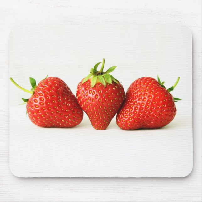 Drei Erdbeeren auf weißem MPACNA Mousepad (Vorne)