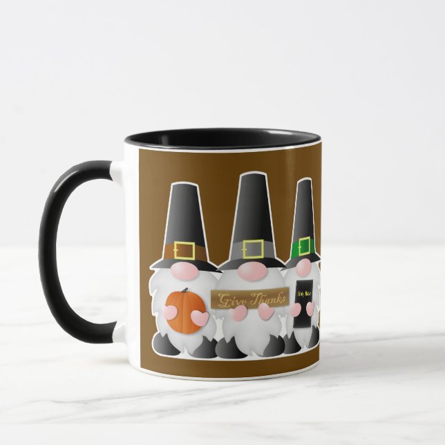 Drei Erntedank Pilgrim Gnomes Tasse (Links)