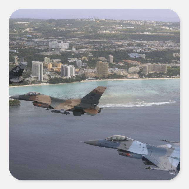 Drei F-16 Falken fliegen in Formation Quadratischer Aufkleber (Vorderseite)