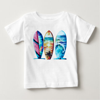 Drei farbige Surfbretter Baby T-shirt