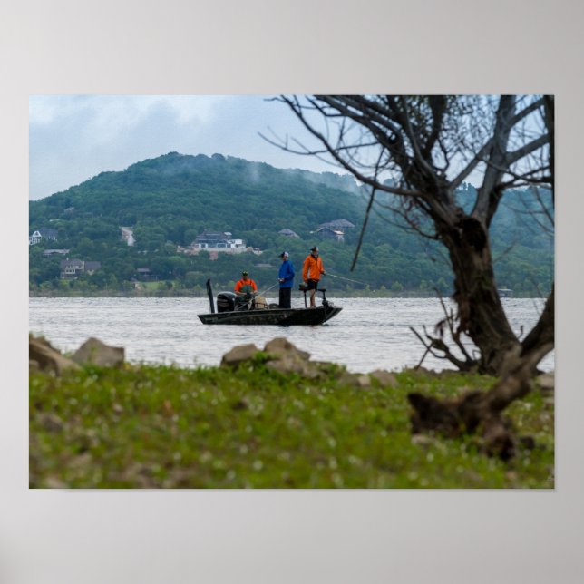 Drei Fischer am Tisch Poster (Vorne)