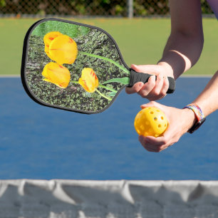 Drei gelbe Tulissen / Pickleball Schläger