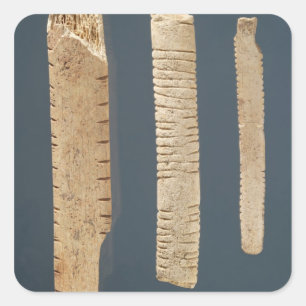 Drei geschmückte Knochen Quadratischer Aufkleber