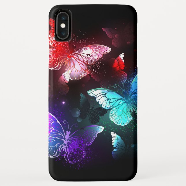 Drei glühende Schmetterlinge im Hintergrund Case-Mate iPhone Hülle (Rückseite)