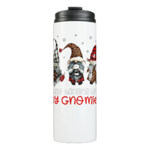 Drei Gnome in roten Weihnachten, nur mit meinen Thermosbecher