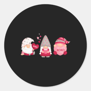 Drei Gnomes halten ihn Runder Aufkleber