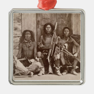 Drei Inder Braves, fotografiert durch königliche Ornament Aus Metall