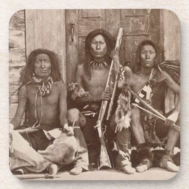 Drei Inder Braves, fotografiert durch königliche Untersetzer (Vorderseite)