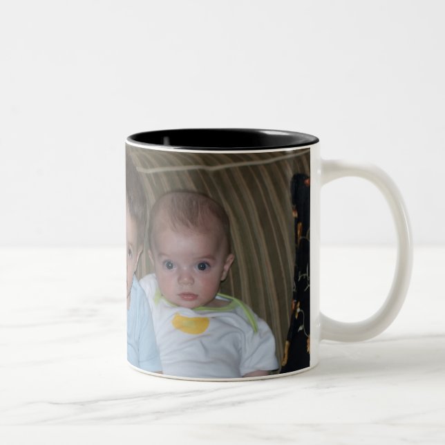 Drei Jungen Zweifarbige Tasse (Rechts)