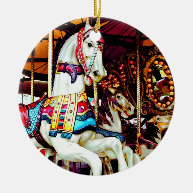 Drei Karussell Keramik Ornament (Vorne)