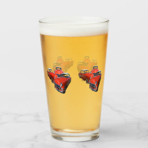 drei klassische rote und weiße Vintage-Autos, Glas