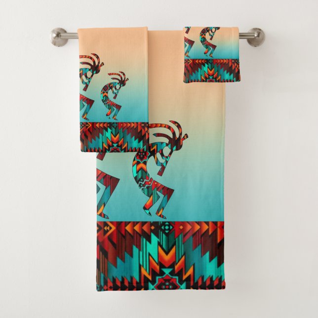 Drei Kokopelli, die das Set des Flutbades spielen (Insitu)