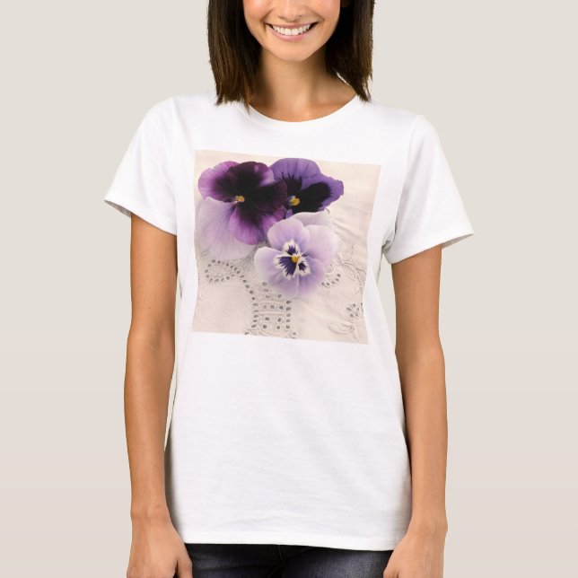 Drei lila Stiefmütterchen T-Shirt (Vorderseite)
