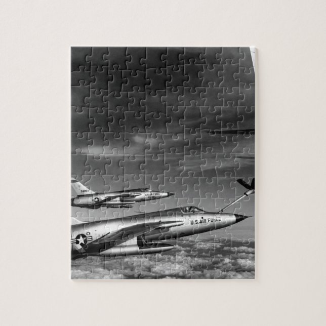 Drei Luftwaffe F-105 Thunderchief steuert (Vertikal)