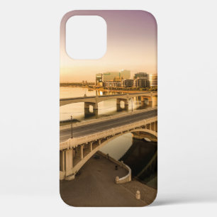 DREI MÄNNER AUF MOTORRÄDERN, DIE BRÜCKE ÜBERQU Case-Mate iPhone HÜLLE