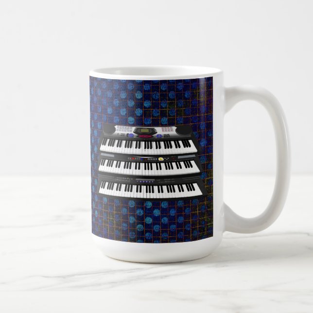 Drei moderne Tastaturen: Synthesizer: Tasse (Rechts)