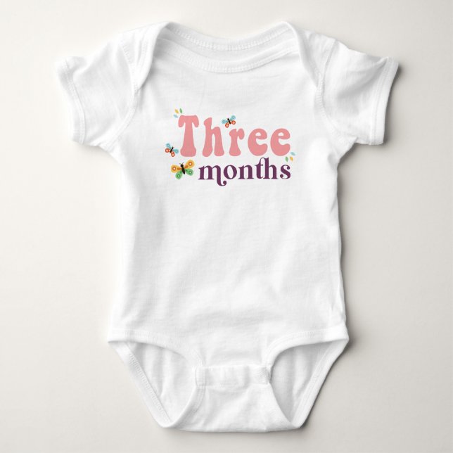 Drei Monate Meilenstein Pink Baby Bodysuit Baby Strampler (Vorderseite)