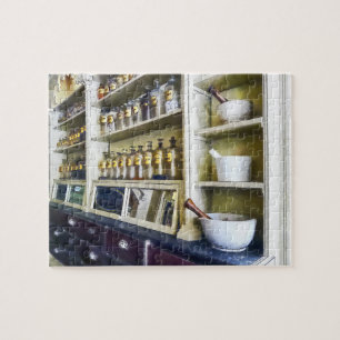 Drei Mörser und Stampfen in der Apotheke
