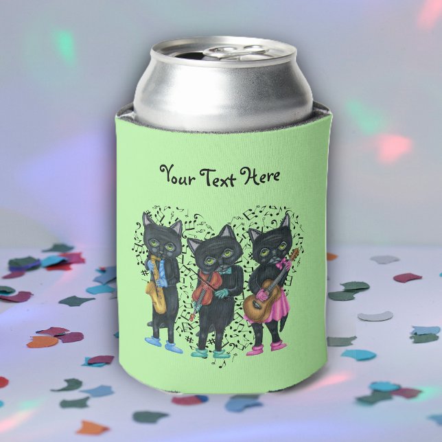 Drei musikalische Black Cat Bright Kleidung Noten  Dosenkühler (Fun black cat musicians playing instruments on heart of music notes on light green drink can cooler.)