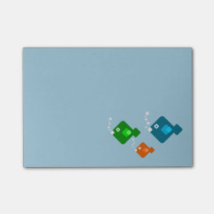 Drei niedlich und bunte 8-Bitfisch-Schwimmen Post-it Klebezettel