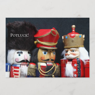 Drei Nussknacker auf dunklem Hintergrund Einladung