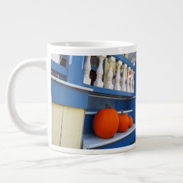 Drei Pumpkins auf einem Schritt - Martha's Vineyar Jumbo-Tasse
