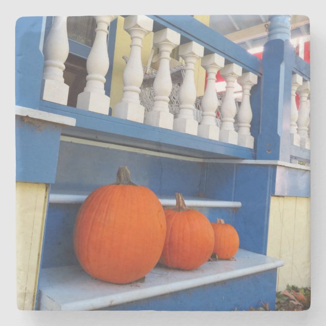 Drei Pumpkins auf einem Schritt - Martha's Vineyar Steinuntersetzer (Vorderseite)