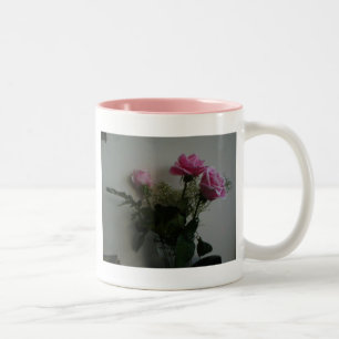 Drei rosa Rosen Zweifarbige Tasse