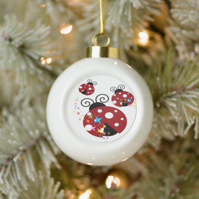 Drei rote und schwarze Ladybude mit Sternen Keramik Kugel-Ornament (Baum)