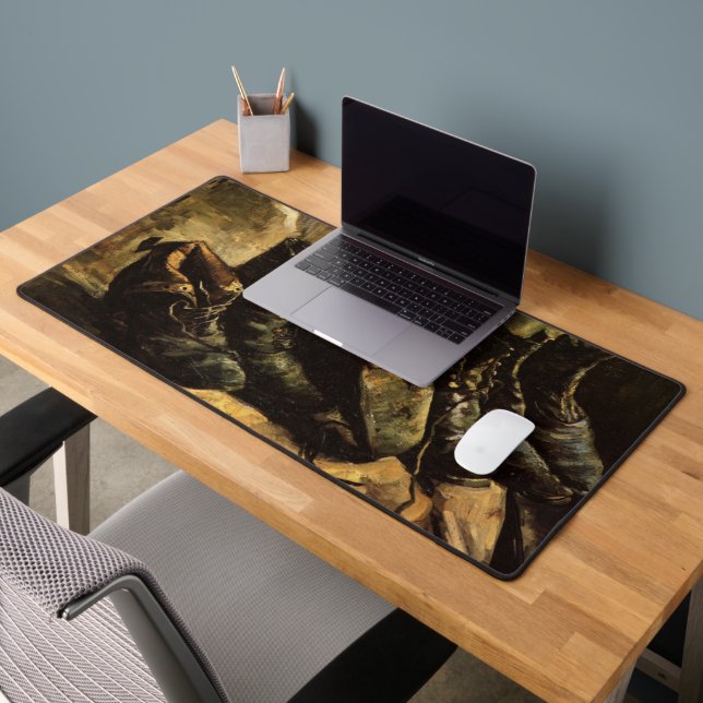Drei Schuhpaare von Vincent van Gogh Schreibtischunterlage (Büro 2)