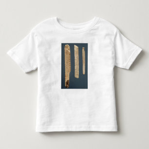 Drei verzierten Knochen Kleinkind T-shirt