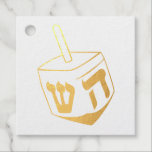 Dreidel Geschenkanhänger<br><div class="desc">Feiern Sie acht Tage und acht Nächte des Festivals der Lichter mit Hanukkah-Karten und Geschenken. Das Lichterfest ist hier. Lächle die Menorah,  spiele mit dem dreiel und feiere auf Latkes und Sufganiyots. Feiern Sie den Geist von Hanukkah mit Freunden,  Familie und Lieben,  indem Sie ihnen Happy Hanukkah wünschen.</div>