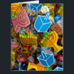 Dreidels, Menorahs, Chanukah Gelt<br><div class="desc">Leere Karten können von Hand ausgefüllt werden oder das große Sortiment an Zazzle-Schriftart nutzen. "Jüdische Ausdrücke" bietet ein Shopping-Erlebnis,  da Sie sonst nirgends einen finden werden. Willkommen in unserem Geschäft. Sagen Sie Ihren Freunden von uns und schicken Sie ihnen unseren Link: http://www.zazzle.com/YehudisL?rf=238549869542096443*</div>