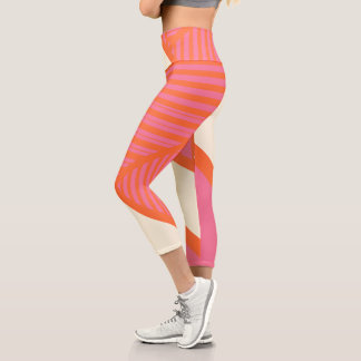 Dreieck Streifen in Rosa, Orange und Creme Capri Leggings