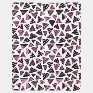 Dreiecke 240121 - Schwarz und Rosa auf Weiß Fleecedecke