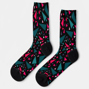 Dreiecke blaue Scharffarben auf schwarzem Hintergr Socken