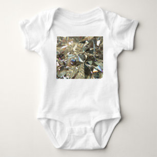 Dreieckige Diamantformen: Schichtstruktur. Baby Strampler