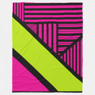 Dreiecksstreifen in Kalkgrün, Hot Pink und Schwarz Fleecedecke