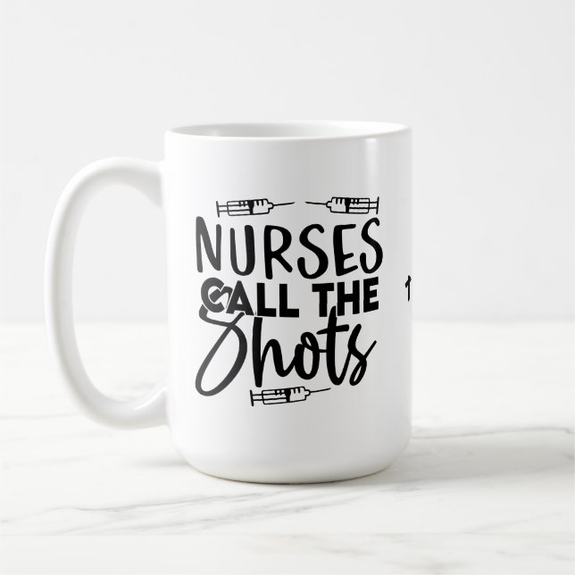 Dreier-Spritzen-Krankenschwestern nennen sich Shot Kaffeetasse (Links)